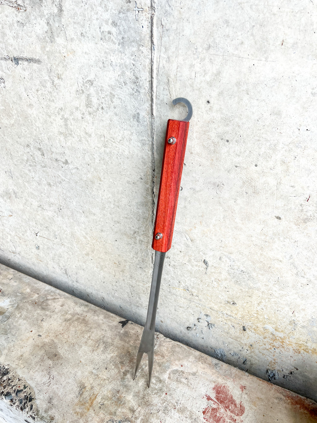 Pyralit Pitchfork – Lift, Turn and Handle the Fire