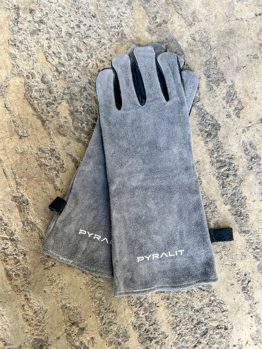 Pyralit BBQ Leather Gloves – Handle the Heat
